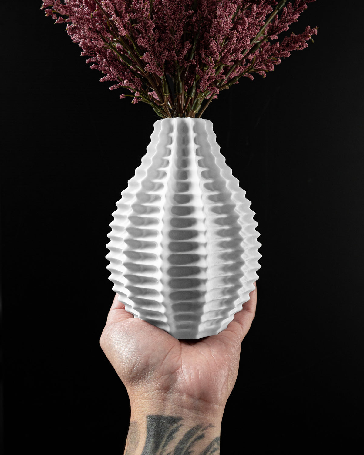 Vaza Decorativa Ribbed ArtVeris Inaltime 20cm