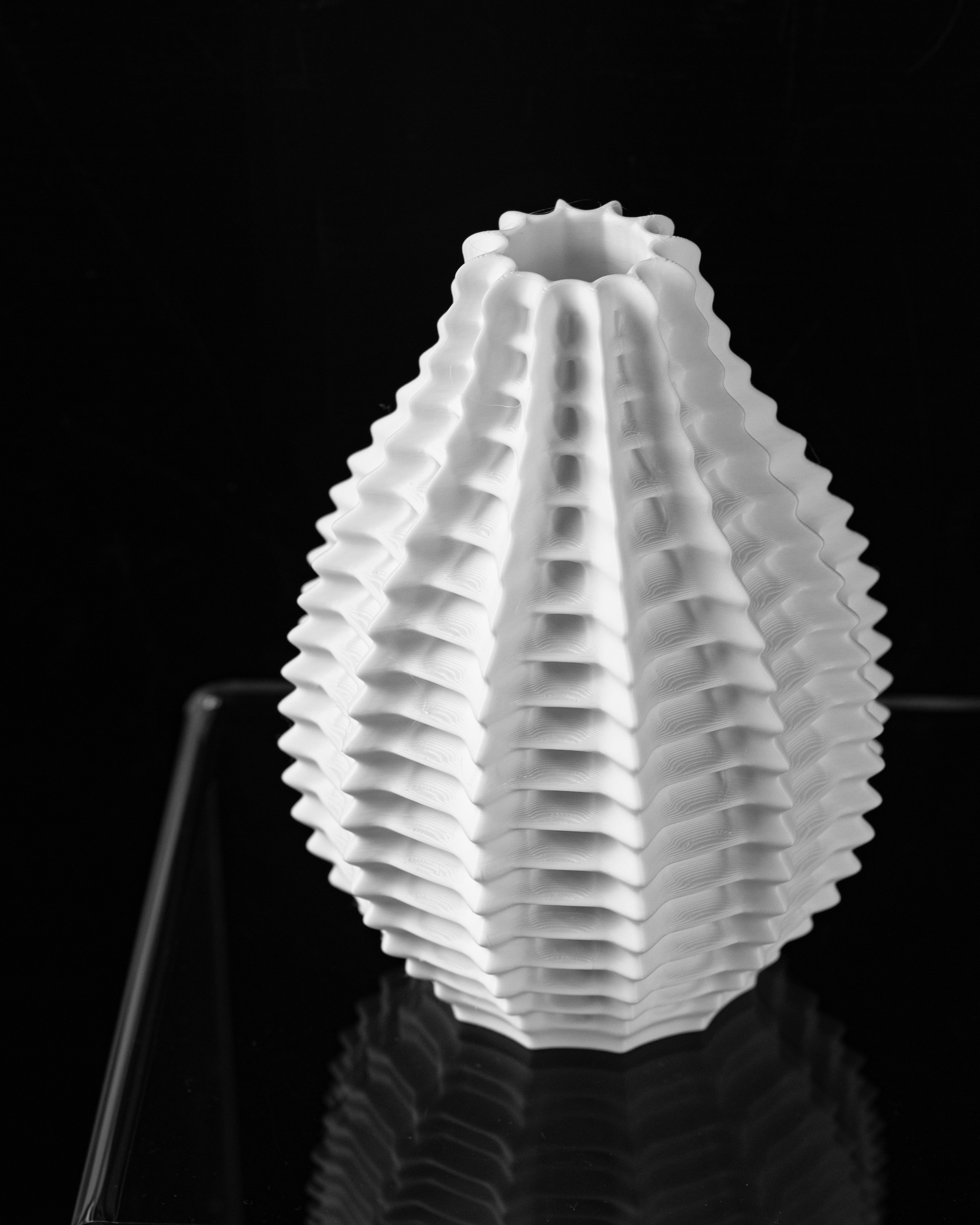 Vaza Decorativa Ribbed ArtVeris Inaltime 20cm