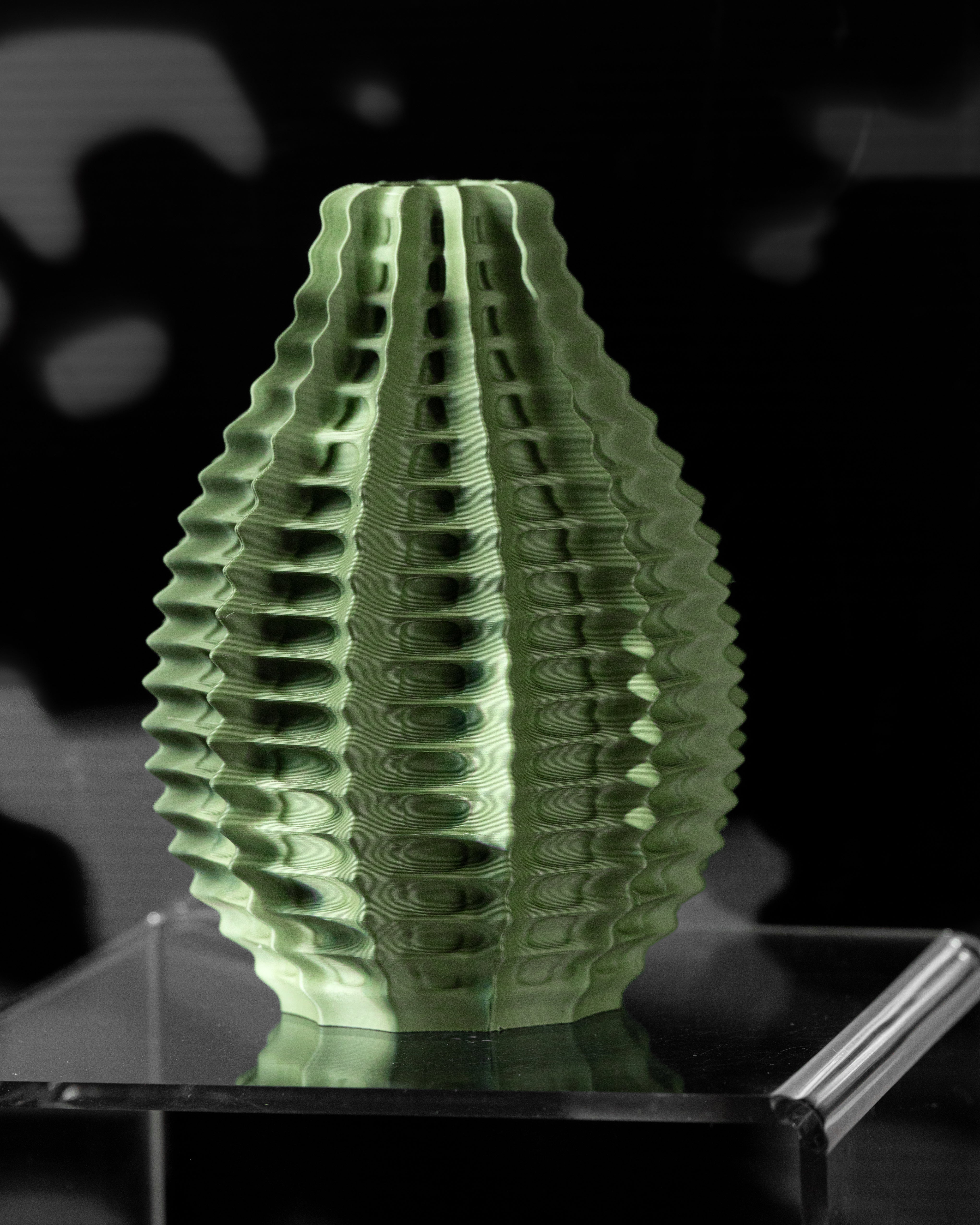 Vaza Decorativa Ribbed ArtVeris Inaltime 20cm