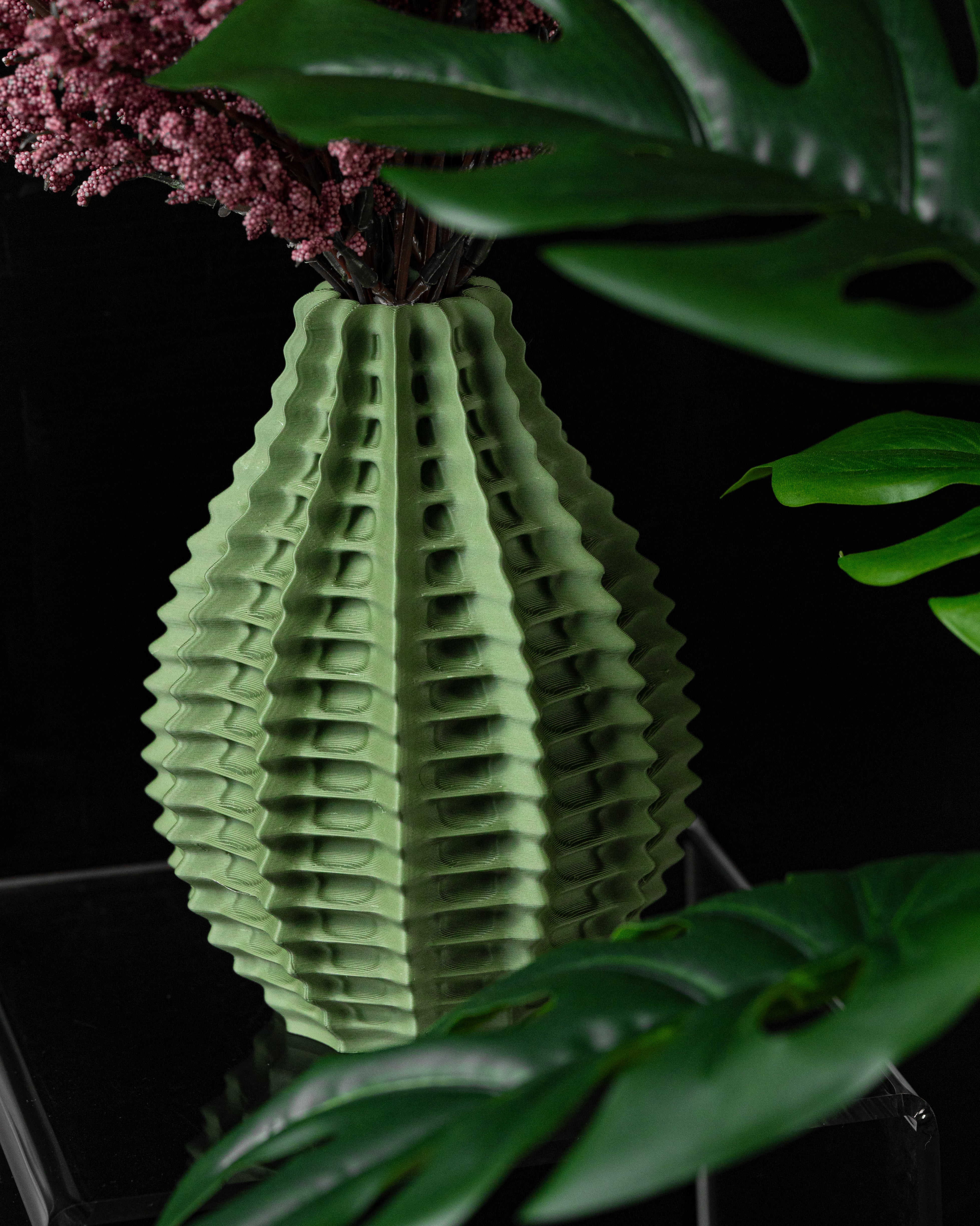 Vaza Decorativa Ribbed ArtVeris Inaltime 20cm