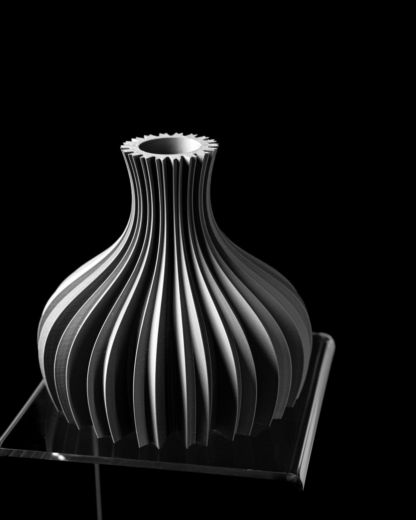 Vaza Decorativa Dove ArtVeris Inaltime 20cm