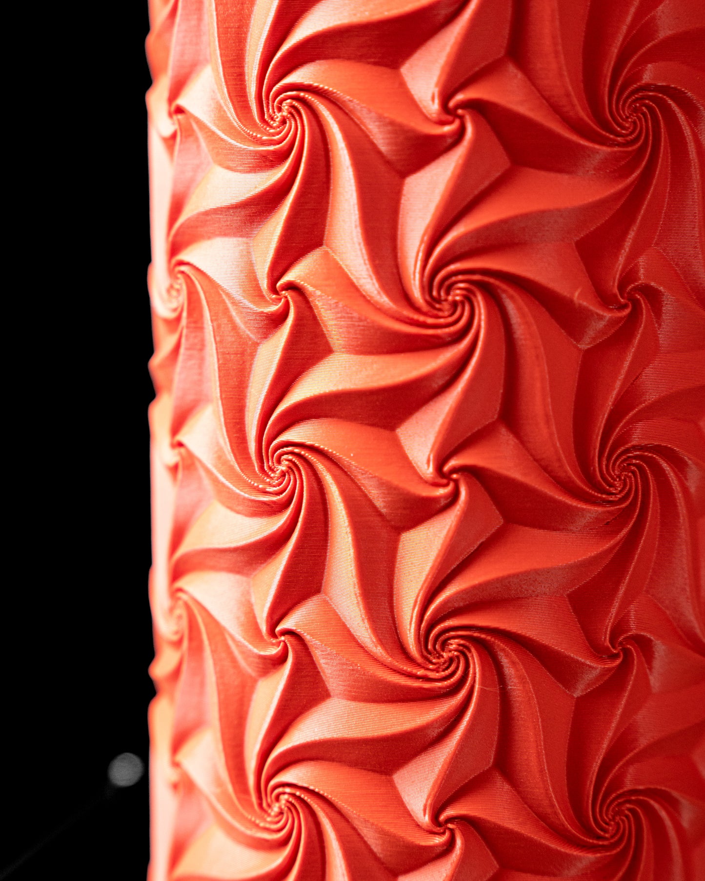 Vaza Decorativa Swirl ArtVeris Inaltime 20cm