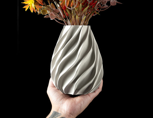 Vaza Decorativa Twisted ArtVeris Inaltime 20cm Alb