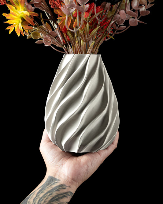 Vaza Decorativa Twisted ArtVeris Inaltime 20cm Alb