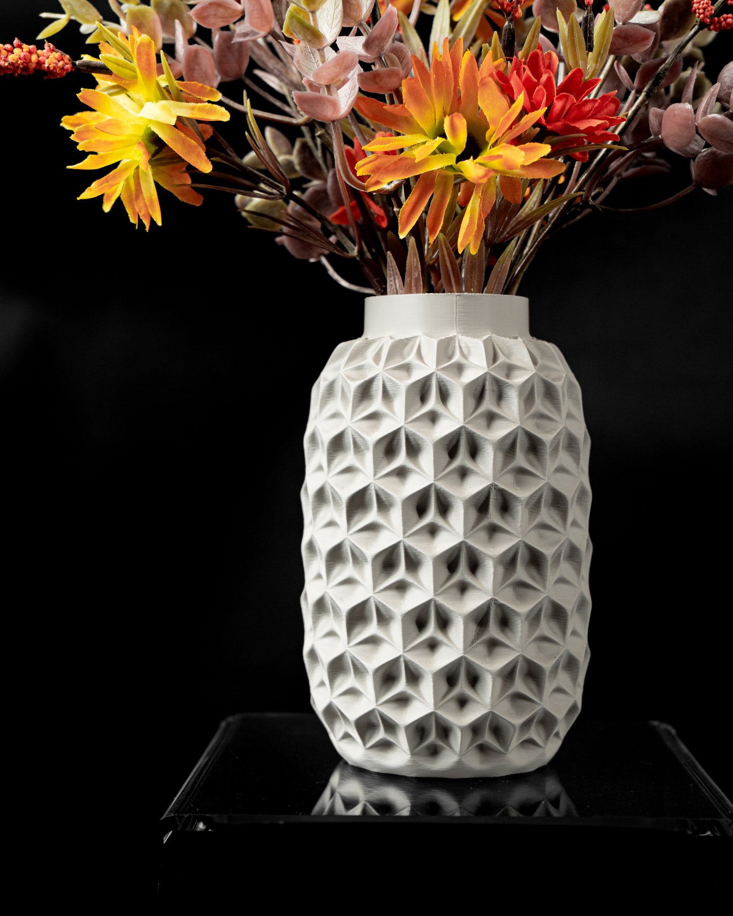 Vaza Decorativa Trihex ArtVeris Inaltime 20cm Alb