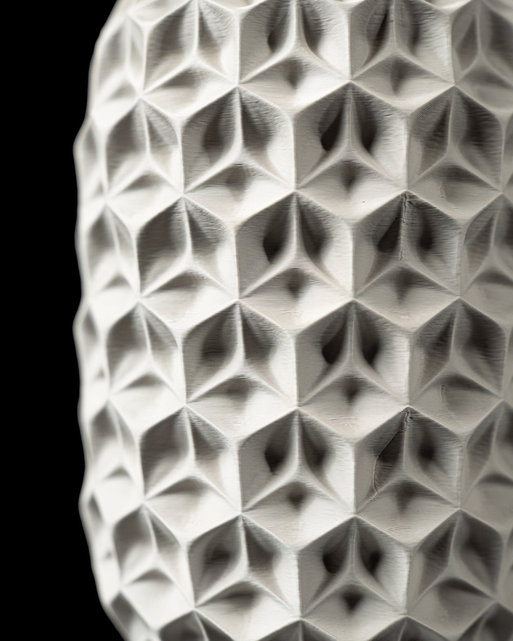 Vaza Decorativa Trihex ArtVeris Inaltime 20cm Alb Wanty